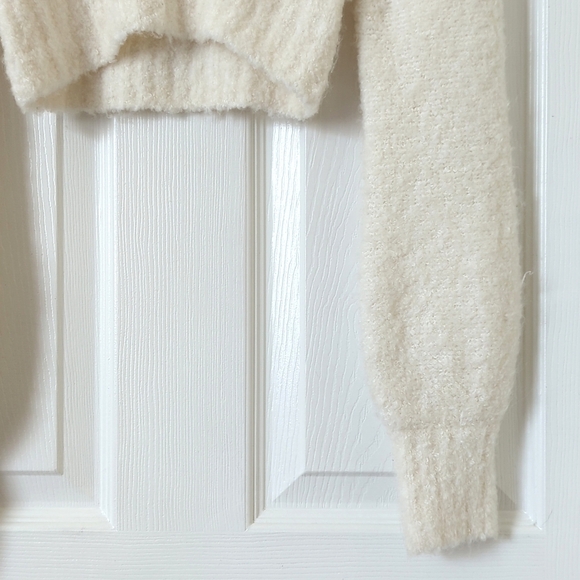 Urban Outfitters Avril Wool Blend Cropped Mock Neck Puff Sleeve Sweater Ivory XS - Picture 7 of 11